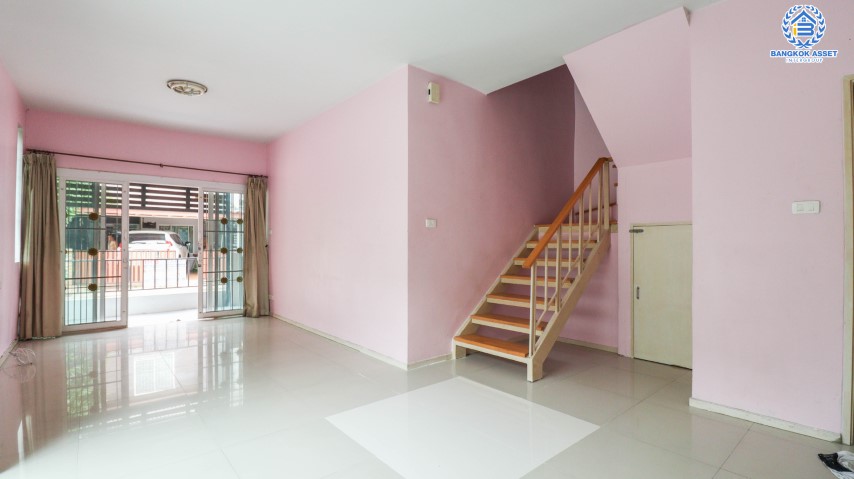 *****ทาวน์เฮ้าส์มือสองหลังมุมนนทบุรี ม.อารียา เดอะคัลเลอร์ แจ้งวัฒนะ-ติวานนท์ เนื้อที่ 23.3 ตร.ว สภาพดี พร้อมขาย กับฟังก์ชัน 3 ห้องนอน 2 ห้องน้ำ 1 ที่จอดรถ ทำเลติดแม่น้ำเจ้าพระยา เดินทางสะดวก เชื่อมต่อถนนหลายสาย ถนนศรีสมาน, ถนนติวานนท์ ใกล้ทางด่วน "แจ้งวัฒนะ" จองเลย!